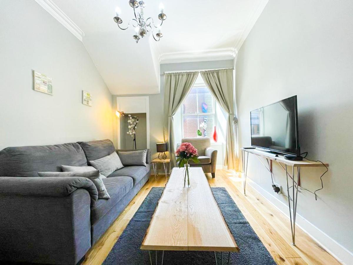 Charming 3 Bed Apartment In Old Town Edinburgh Exterior photo